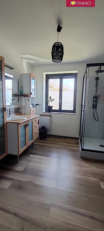 Maison - 234 m² - 8 pièces