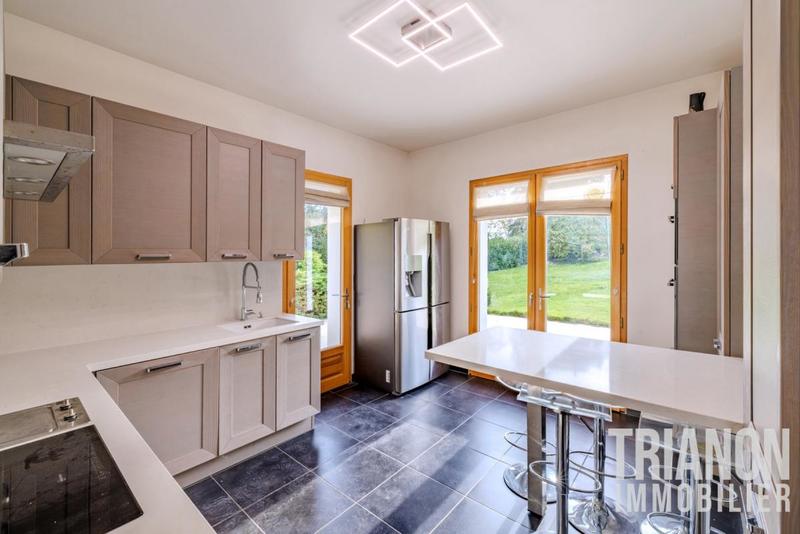 Maison - 326 m² - 7 pièces