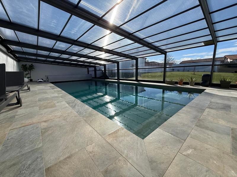 Villa - 275 m² - 9 pièces