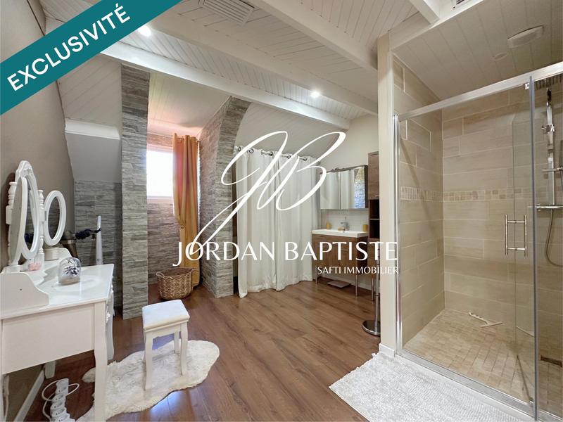 Maison - 250 m² - 12 pièces