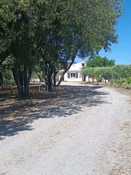 Propriété - 317 m² - 8 pièces