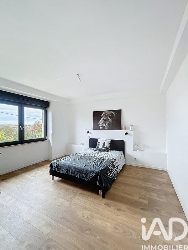 Maison - 202 m² - 9 pièces