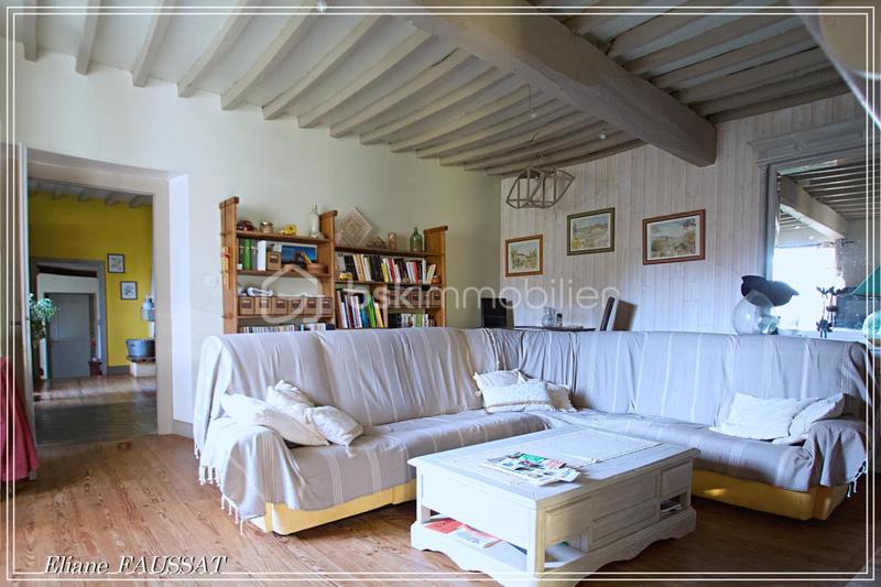 Maison - 290 m² - 9 pièces