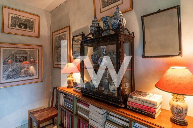 Château - 677 m² - 20 pièces