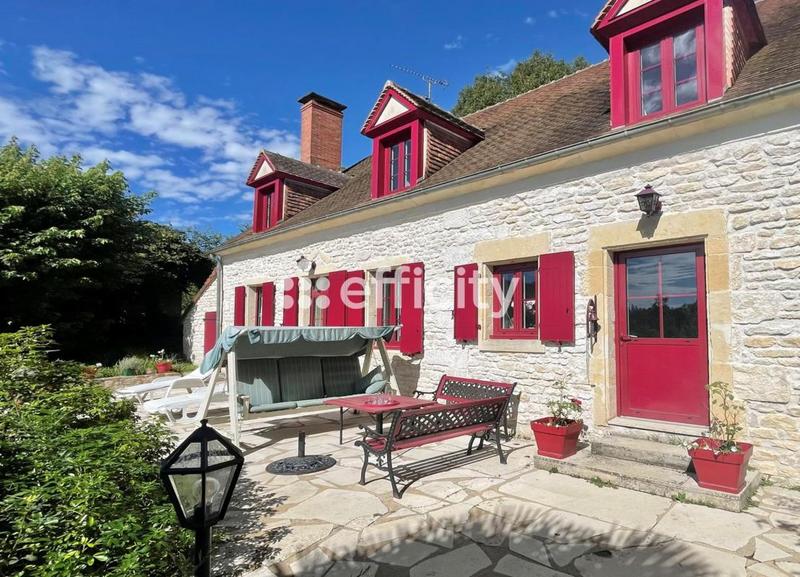 Maison - 300 m² - 10 pièces