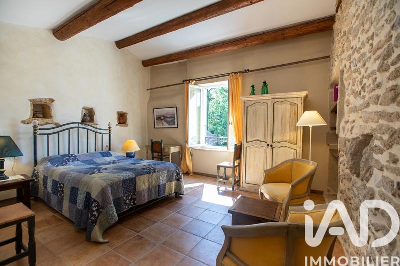 Maison - 343 m² - 14 pièces