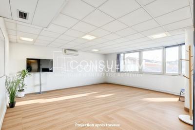 Bureau - 483 m²