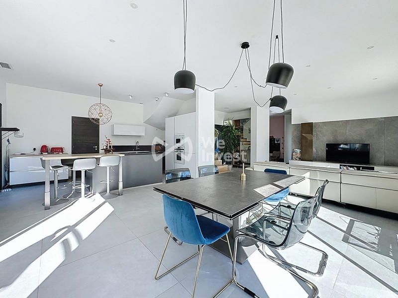 Villa - 200 m² - 8 pièces