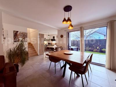 Maison jumelée - 91 m² - 4 pièces