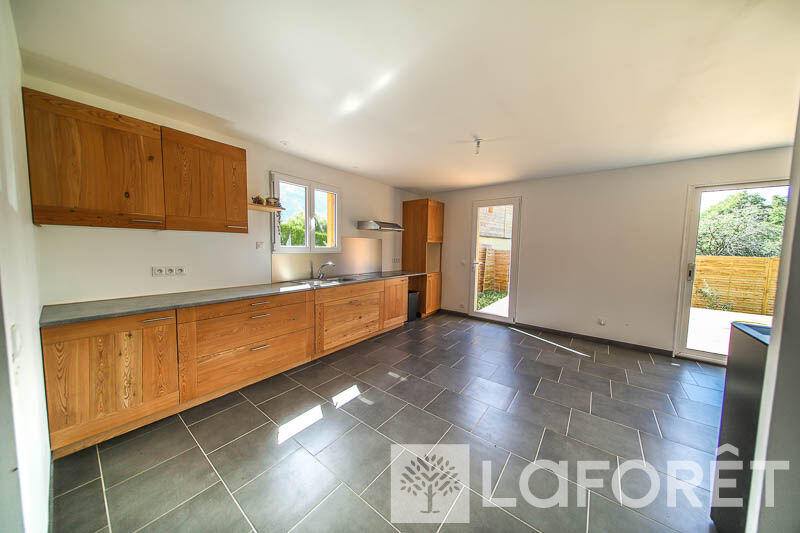 Maison - 104 m² - 4 pièces