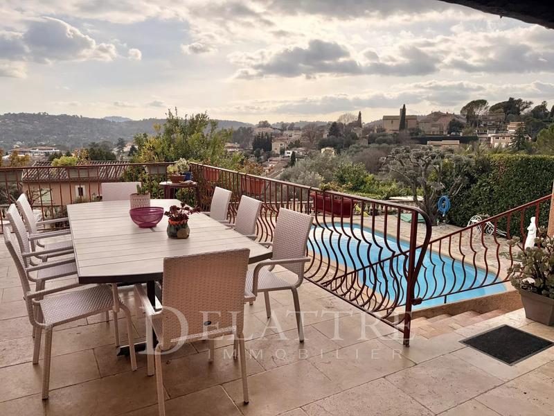 Villa - 300 m² - 10 pièces