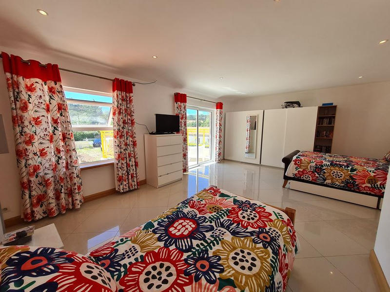 Maison - 284 m² - 8 pièces