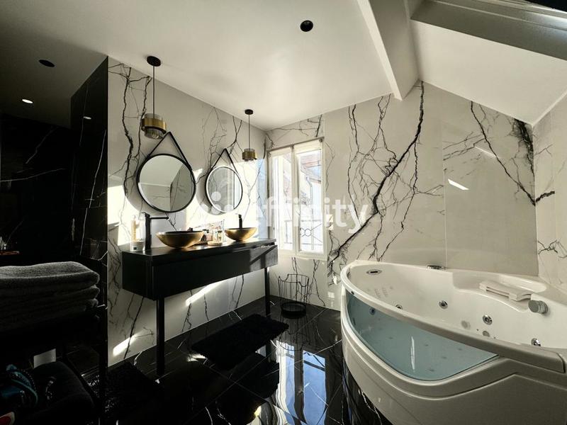 Maison - 160 m² - 6 pièces