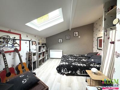 Maison - 2 450 m² - 2 pièces