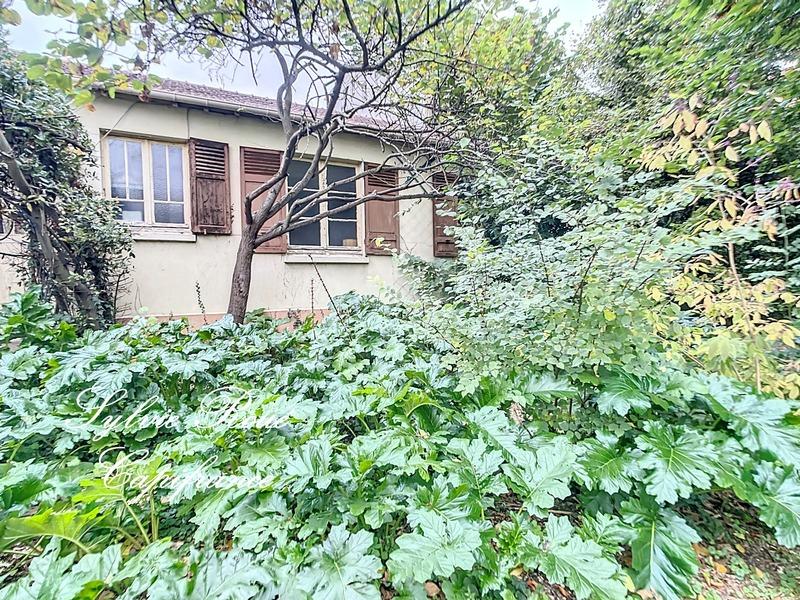 Maison - 430 m² - 12 pièces