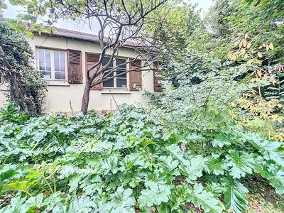 Maison - 430 m² - 12 pièces