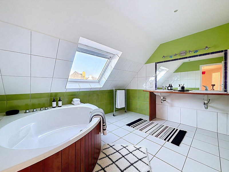 Maison - 175 m² - 8 pièces