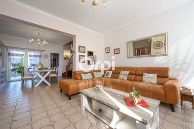 Maison - 208 m² - 8 pièces