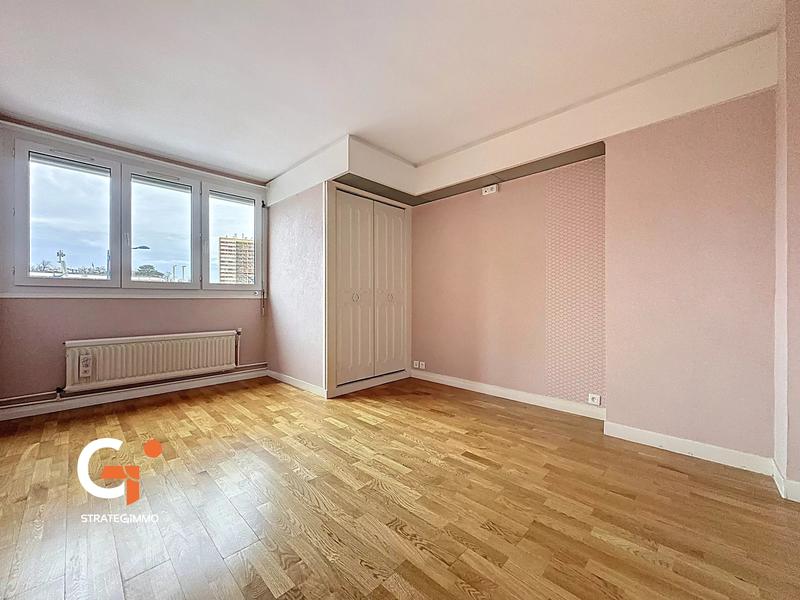 Appartement - 136 m² - 6 pièces