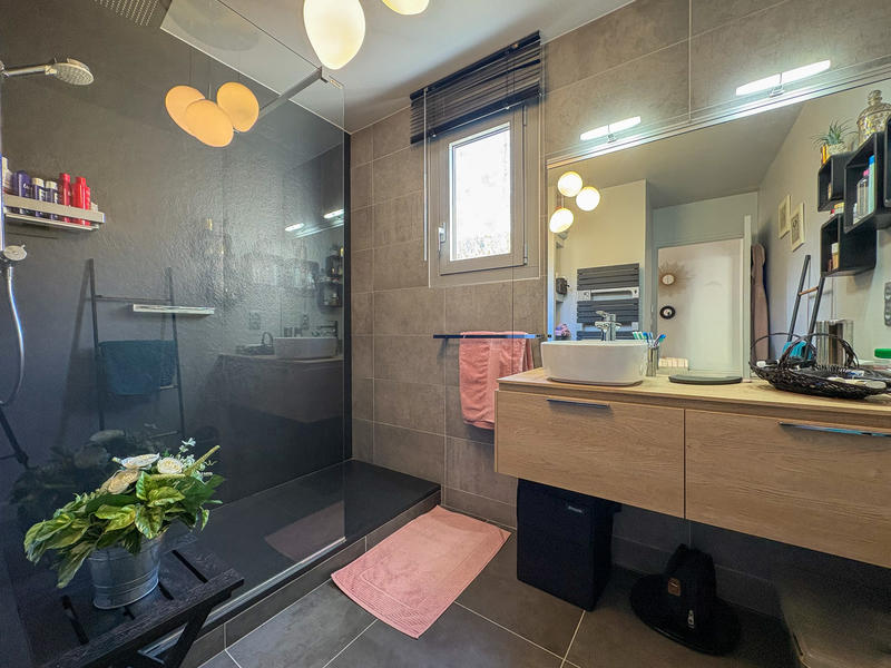 Appartement - 84 m² - 3 pièces