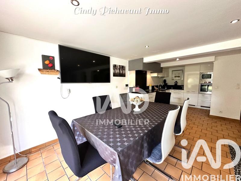 Maison - 166 m² - 8 pièces
