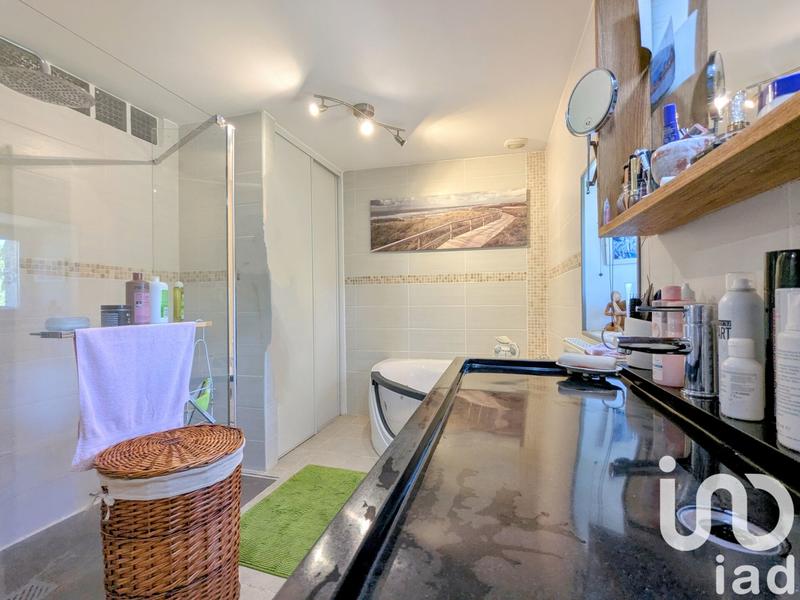 Maison - 330 m² - 10 pièces