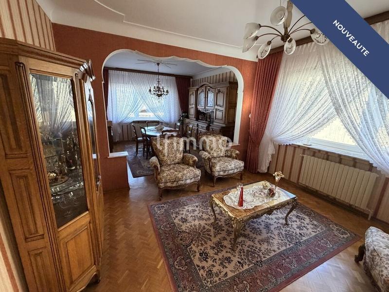 Maison - 140 m² - 5 pièces