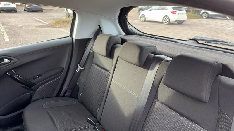 Peugeot 208 1.2 PureTech 110 Allure
