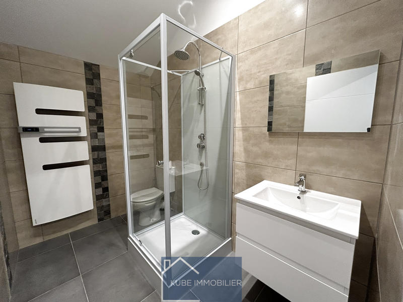 Propriété - 355 m² - 9 pièces