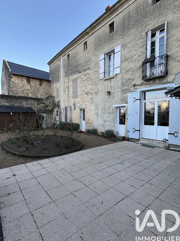 Maison - 317 m² - 12 pièces