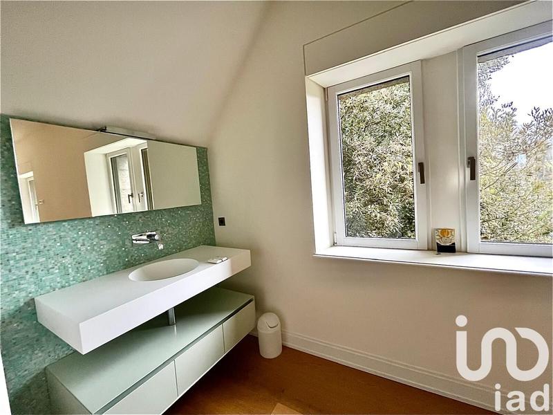 Maison - 360 m² - 13 pièces