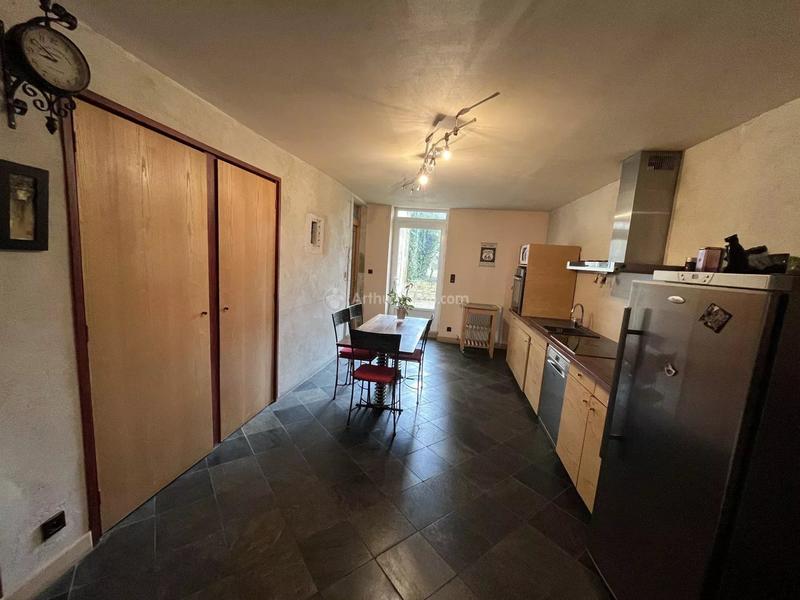 Maison - 325 m² - 10 pièces