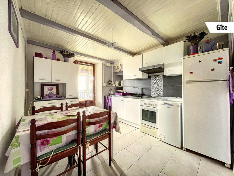 Maison - 250 m² - 10 pièces