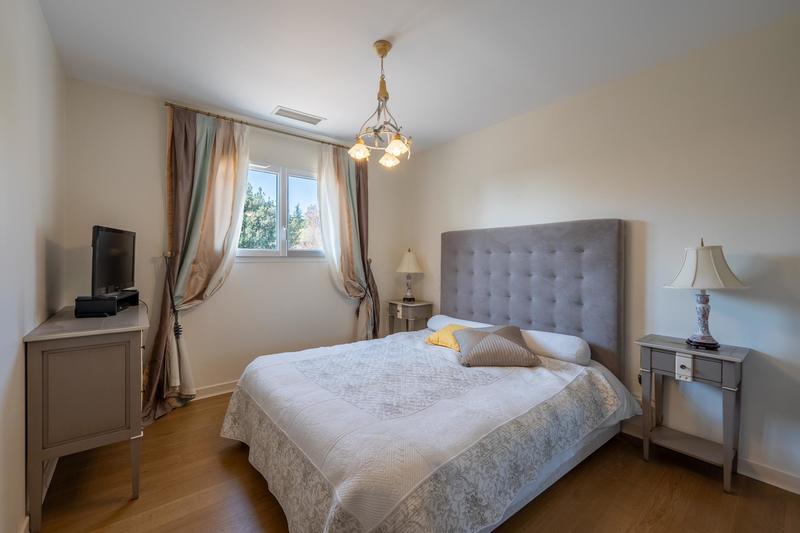 Maison - 202 m² - 6 pièces