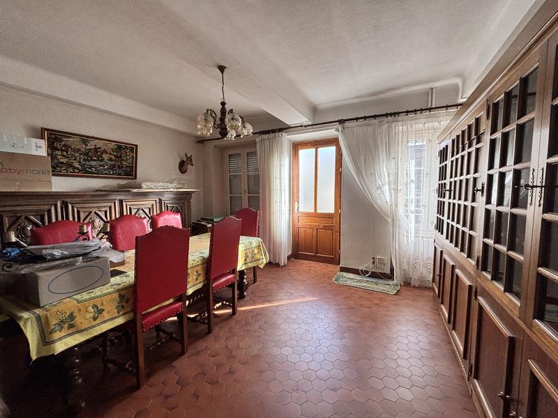 Maison - 180 m² - 9 pièces