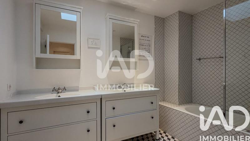 Maison - 187 m² - 8 pièces