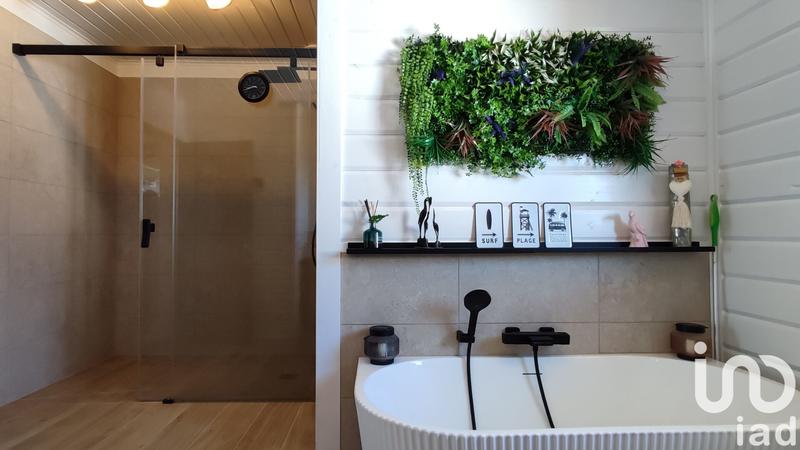 Maison - 230 m² - 6 pièces