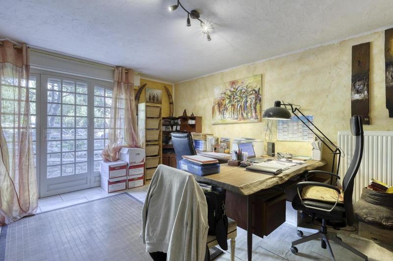 Maison - 255 m² - 8 pièces