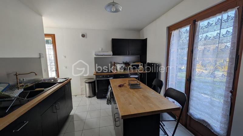 Maison traditionnelle - 170 m² - 8 pièces