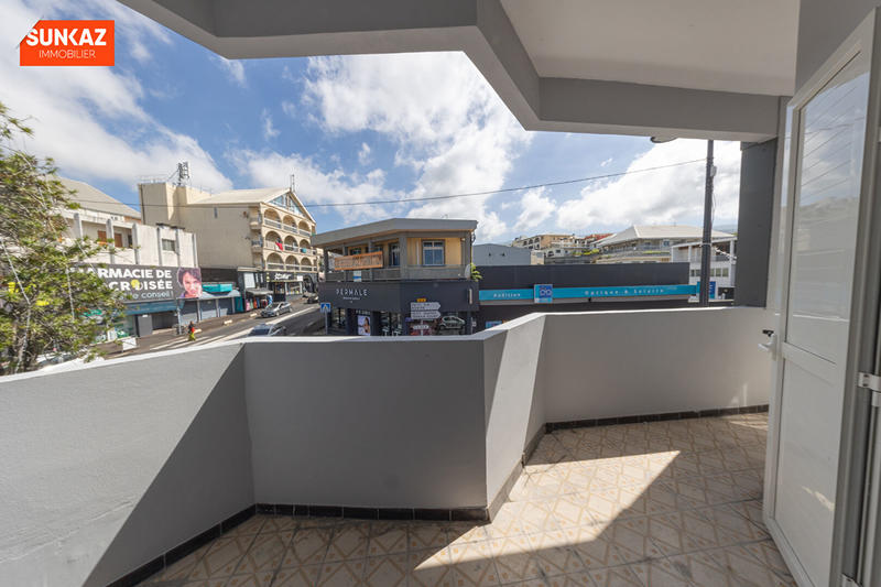 Appartement - 90 m² - 3 pièces