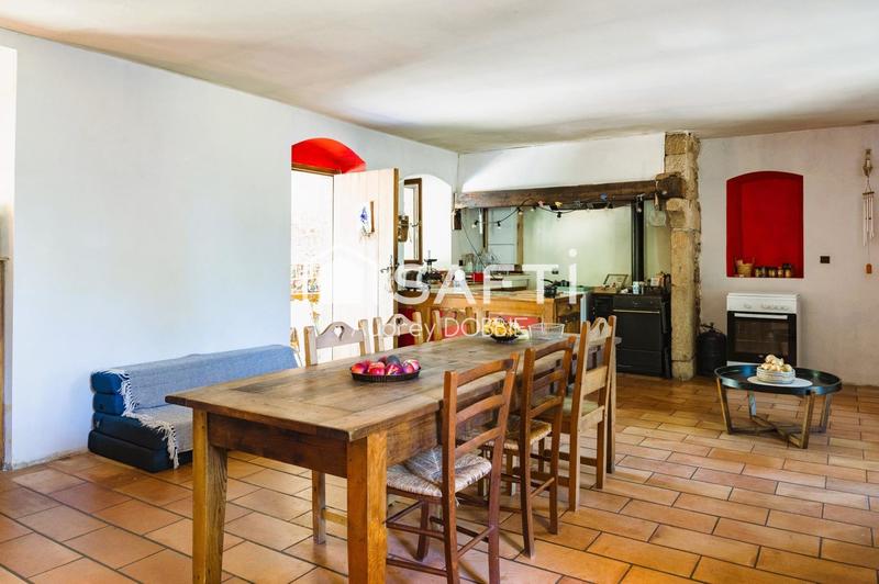 Maison - 195 m² - 8 pièces