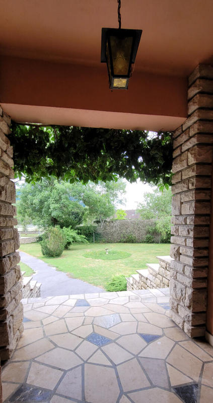 Maison - 204 m² - 9 pièces