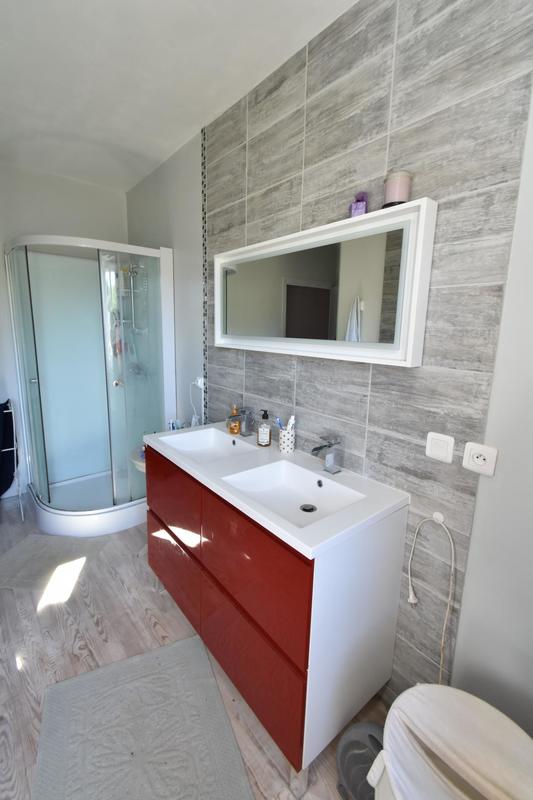 Maison - 143 m² - 8 pièces