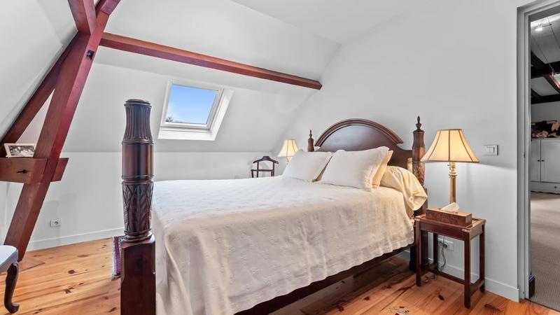 Maison - 330 m² - 9 pièces