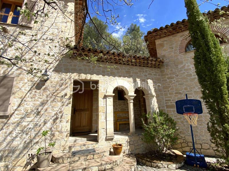 Demeure - 232 m² - 8 pièces