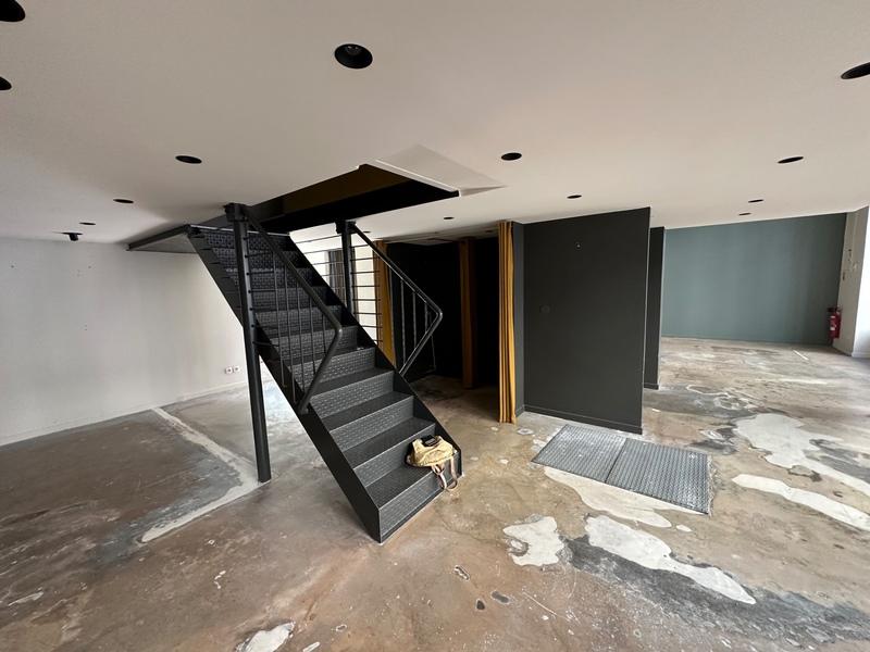 Bureau - 100 m² - 2 pièces