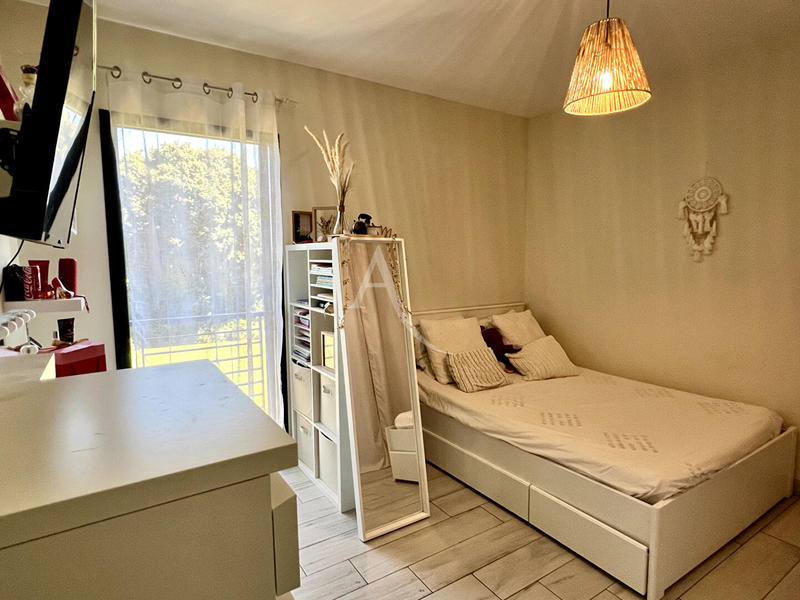 Maison - 277 m² - 6 pièces