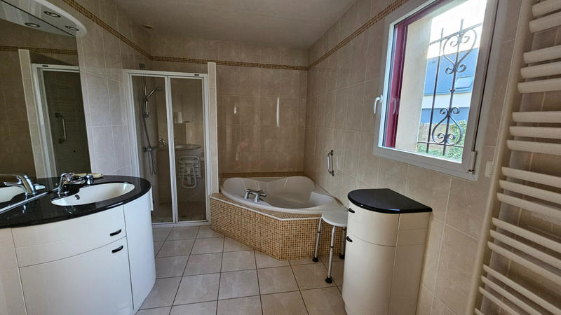 Maison - 146 m² - 5 pièces