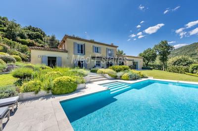 Villa - 261 m² - 6 pièces