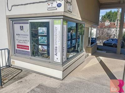 Local commercial - 12 m² - 2 pièces